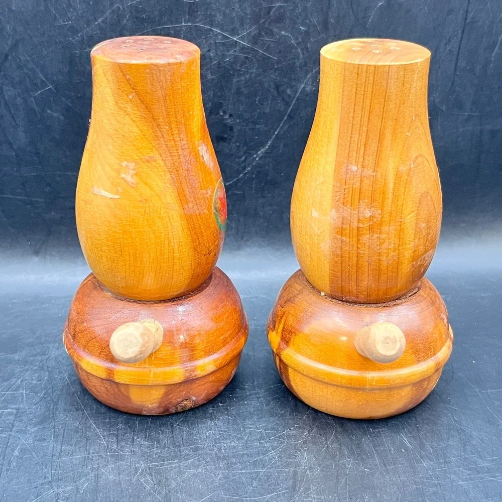 Vtg Cedar Wood Turned Pokagon‎ State Park Lantern Salt Pepper Shakers 4.5